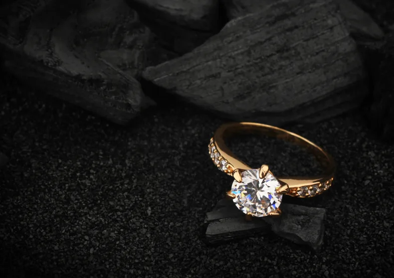 Sieraden webshop, vast klantenbestand en Bol.com verkoopaccount. Neem contact op via Brookz.