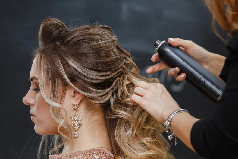 Premium schoonheidssalon in het Gooi met 30 jaar historie, professioneel ingerichte schoonheidssalon met geïntegreerde cosmeticawinkel. Neem contact op via Brookz.