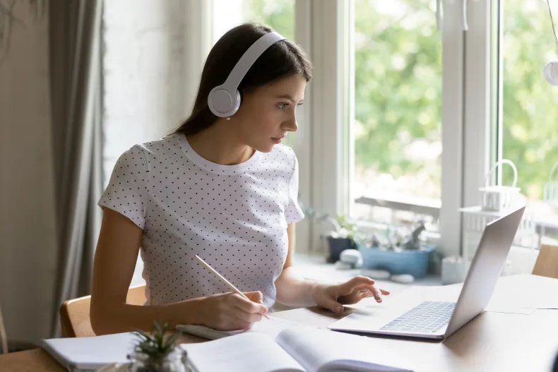 Marktonderzoeksbureau met Full service helpdesk bij onderzoek & statistiek voor studenten aangeboden via Brookz. Neem contact op voor meer informatie.