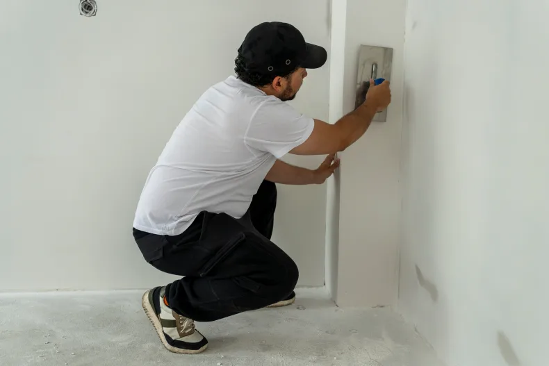 Bouwbedrijf gespecialiseerd in onderhoud en renovatie van zakelijk vastgoed, solide terugkerende omzet uit langjarige samenwerking, regionaal verankerd met landelijk bereik. Neem contact op via Brookz.