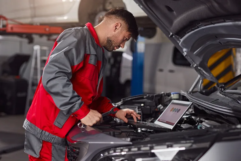 Autogarage overname met lage huurkosten met gerenoveerd pand. Neem contact op via Brookz.