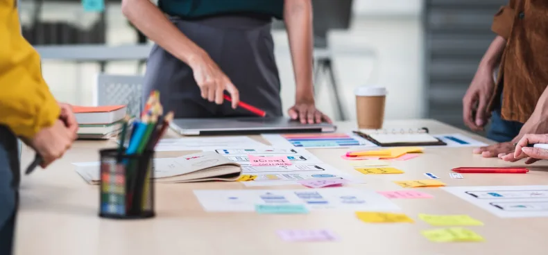Creatief bureau in merkstrategie en design met terugkerende inkomstenstroom. Neem contact op via Brookz.