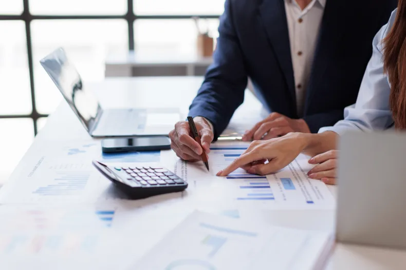 Financieel Advieskantoor met clienten in de regio Arnhem. Neem contact op via Brookz.