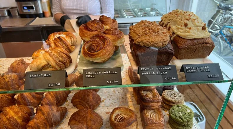 Dessertzaak met afhaal (Amsterdam) aangeboden via Brookz. Neem contact op voor meer informatie