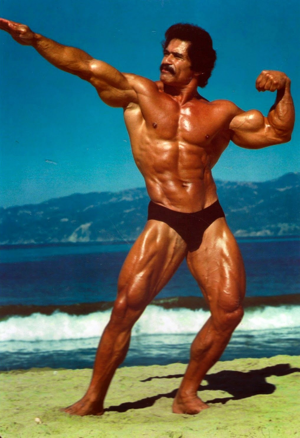 ed corney - صورة 3