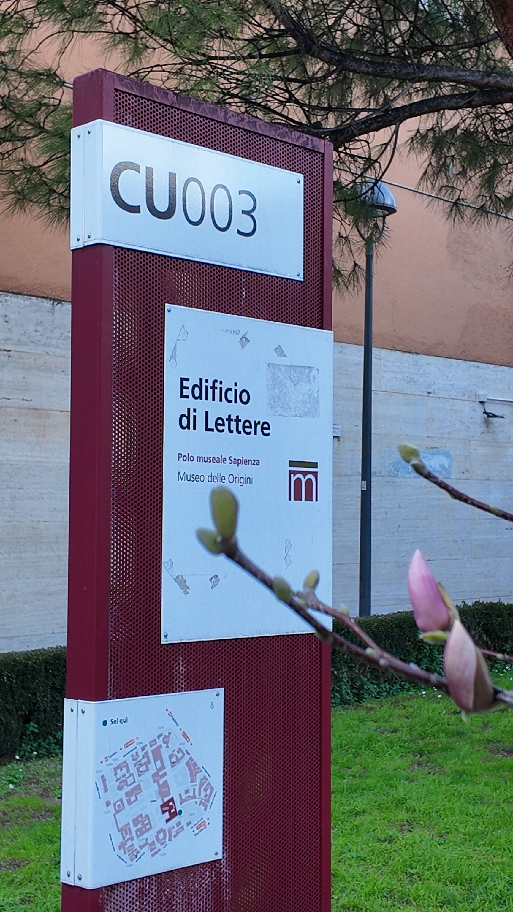 Edebiyat (Beşeri Bilimler) Binası