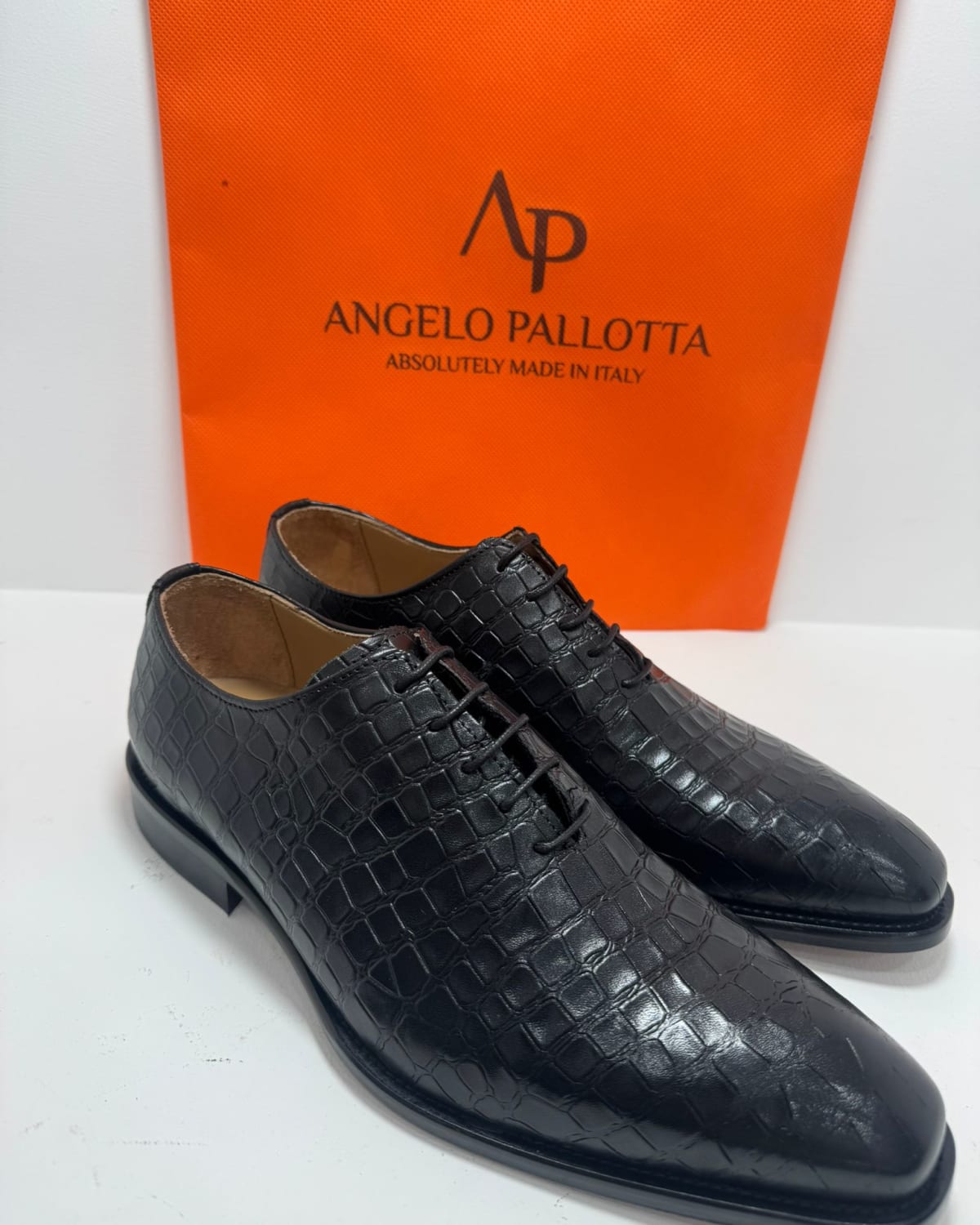 Black Croc-Embossed Leather Oxford Shoes - three-quarter