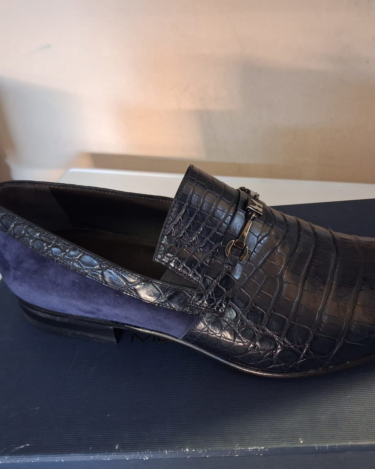Men's Alligator Embossed Leather Dress Shoes - side
