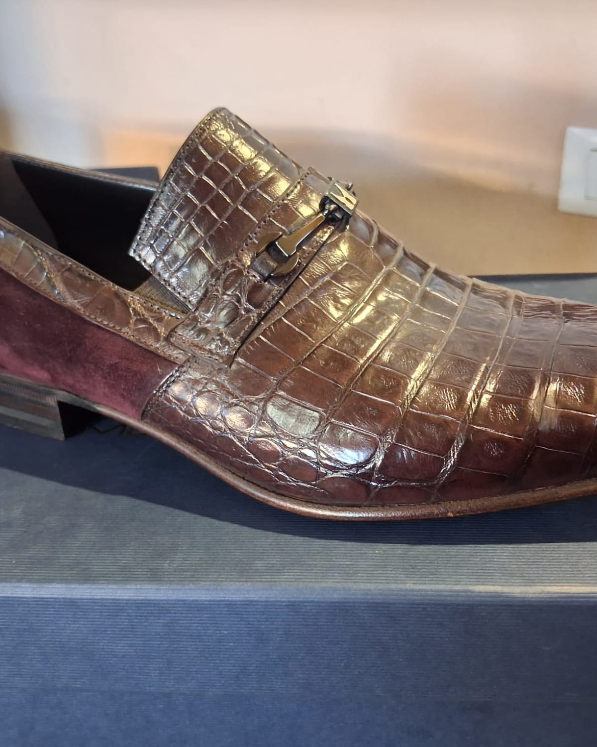 Assorted Men's Alligator Dress Shoes - side