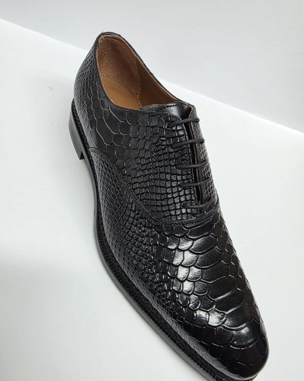 Black Alligator Embossed Oxford Shoe