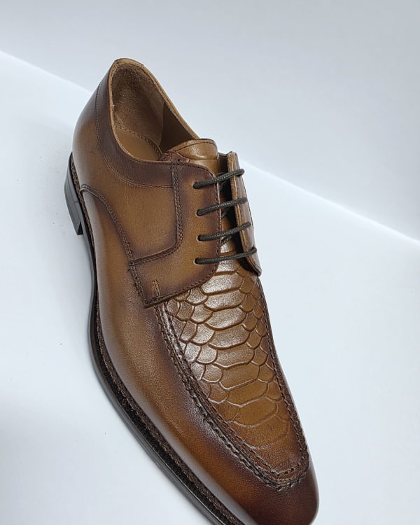 Brown Derby Shoe with Textured Vamp