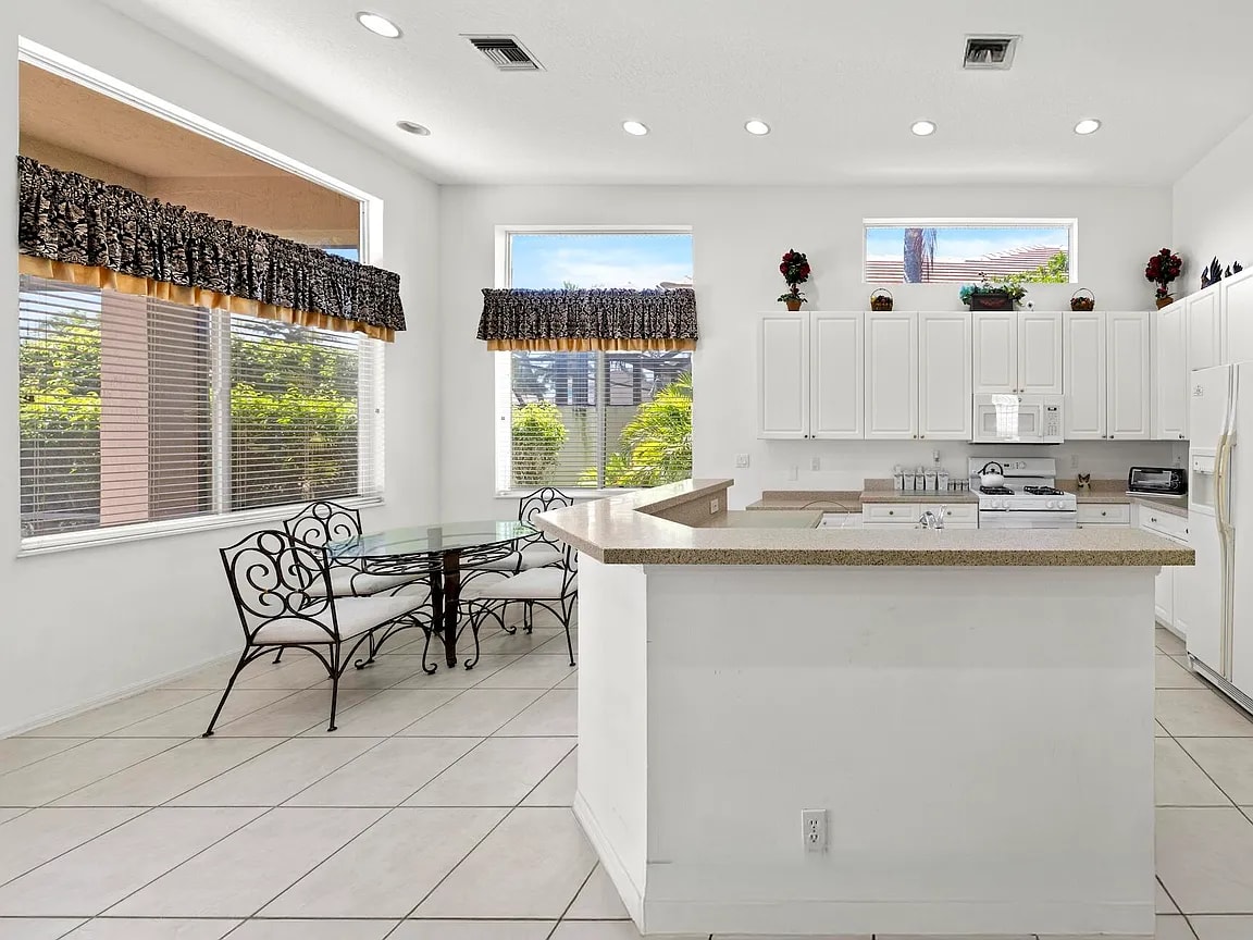 Detached Duplex in Lekki - Photo 3