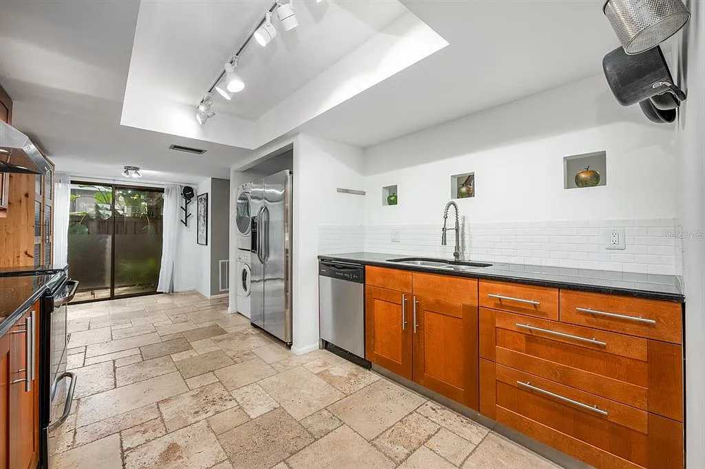 Flat in Ikeja - Photo 5