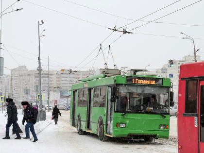 На троллейбусном маршруте №1 смонтировали 1400 метров продольного троса