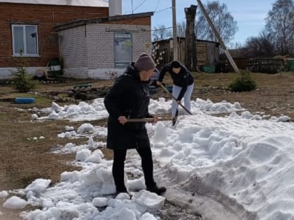 Работники Большеболгаярского сельского поселения и СДК продолжают участие  в акции #ЭКОВЕСНА2024