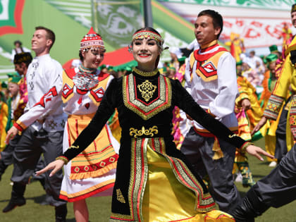 Робот в тюбетейке, блины из дровяной печи и конные скачки с призовым фондом 7,7 млн – KZN.RU публикует программу Сабантуя