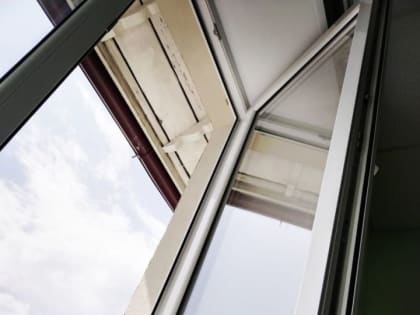 Родителям Лениногорска напоминают об опасности открытых окон в квартирах, где находятся дети