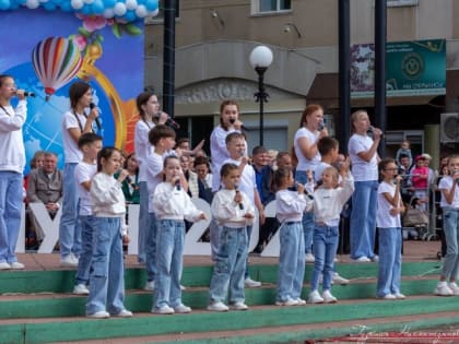 В Лениногорске прошла торжественная линейка для выпускников школ города и района