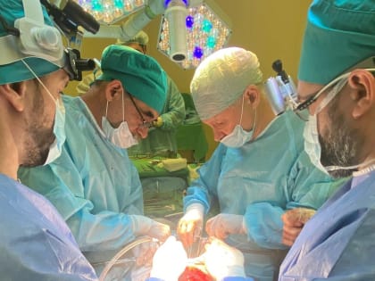 Спасительную операцию по удалению огромного тромба и опухоли провели в Казани