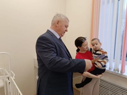 Заинцы собрали подарки для детей в больнице