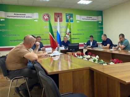 Мазит Салихов проконтролировал выполнение работ по реконструкции сетей теплоснабжения в Агрызе