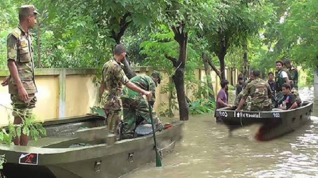 বন্যার্তদের উদ্ধারে নেমেছে সেনাবাহিনী