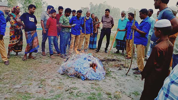 লালমনিরহাটে অবৈধ কারেন্ট জাল জ্বব্দকরে ভ্রম্যমাণ আদলতে জরিমানা