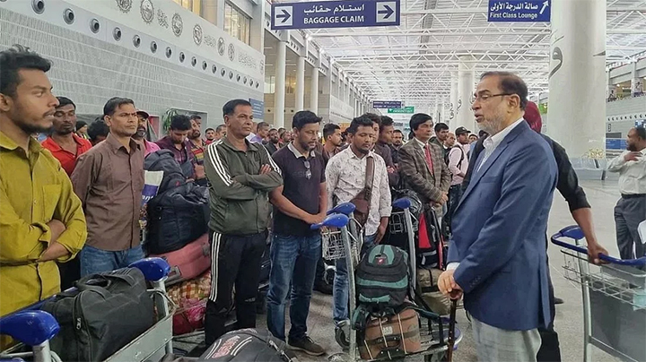 সুদান থেকে ফিরলেন ২৩৯ বাংলাদেশি