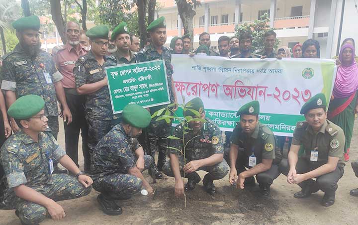 লালমনিরহাট আনসার ও গ্রাম প্রতিরক্ষা বাহিনীর বৃক্ষরোপন অভিযান