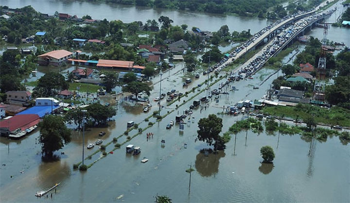 Five killed in Thai floods with more heavy rain expected