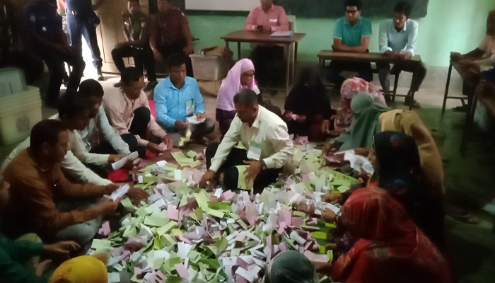 হাতীবান্ধায় কোন অপ্রীতিকর ঘটনা ছাড়াই ভোট গ্রহণ সম্পন্ন