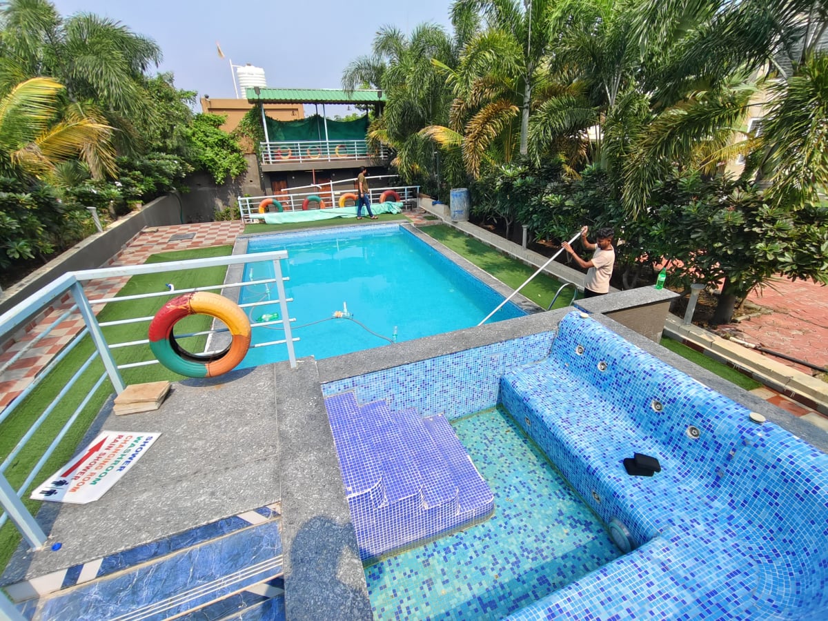 READY-TO-MOVE 5 BHK LUXURY FARMHOUSE FOR SALE IN MHOW, photo 2