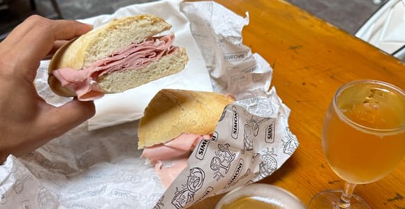 Bologna: Walking Food Tour and Highlights with a Local Guide