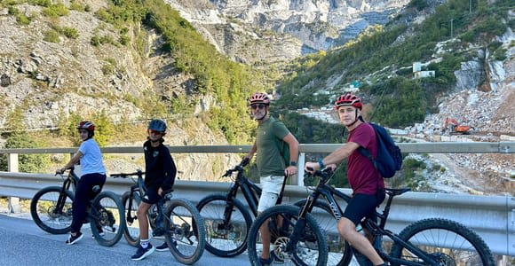 E-Bike Tour to the Carrara Marble Quarries with lard tasting