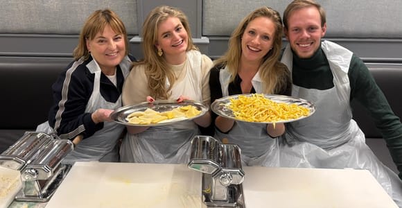 Bologna: Pasta and Tiramisu Cooking Class with Wine