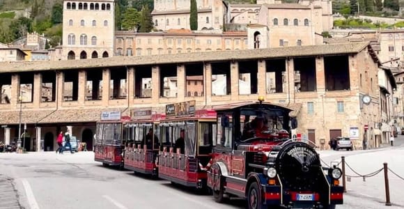 Gubbio: tour panorámico en tren con audioguía
