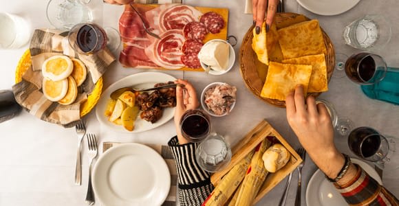 Modena: A Full Meal Walking Food Tour with a Local