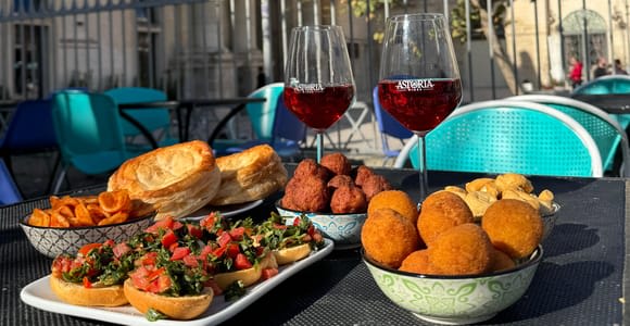 Lecce: Guided Street Food Walking Tour with Food and Wine
