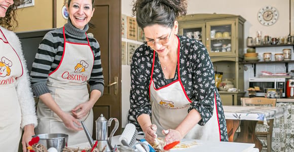 Bari : cuisinez comme un habitant – cours de pâtes et de tiramisu avec vin
