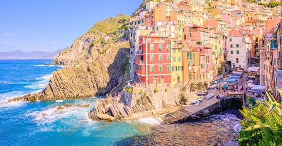 Florence: Day Trip to Cinque Terre with Optional Street Food