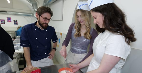 Naples : cours de cuisine, pizza napolitaine et tiramisu