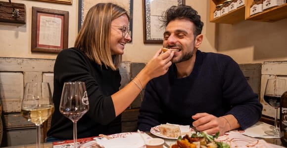 Turín: Aperitivo y tour gastrónomico con un lugareño