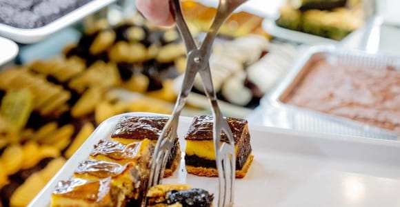 Modena: Guided Food Tour with 10+ Local Delicacies Tastings
