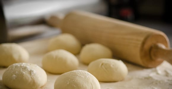 Taormina: Pizza Making Class with Lunch