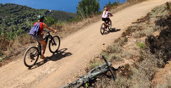 Scenic e-bike tour for families at Capo Stella Lacona on Elba Island