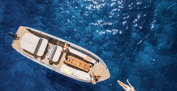 Leuca: 4-Hour Private Boat Tour to Sea Caves with Spirits & Snacks