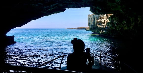 Polignano a Mare: Tour mit dem Barca Tra Grotte mit Aperitivo