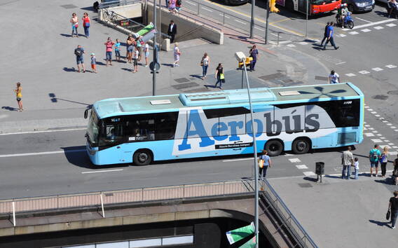 Barcelona: Aerobús Shuttle Between Airport and City Center