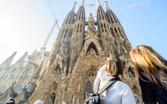 Barcelona: Sagrada Familia Fast-Track Morning Guided Tour