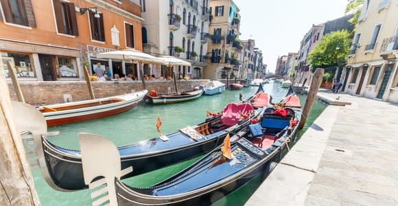 Venice: Traditional Shared Gondola Ride